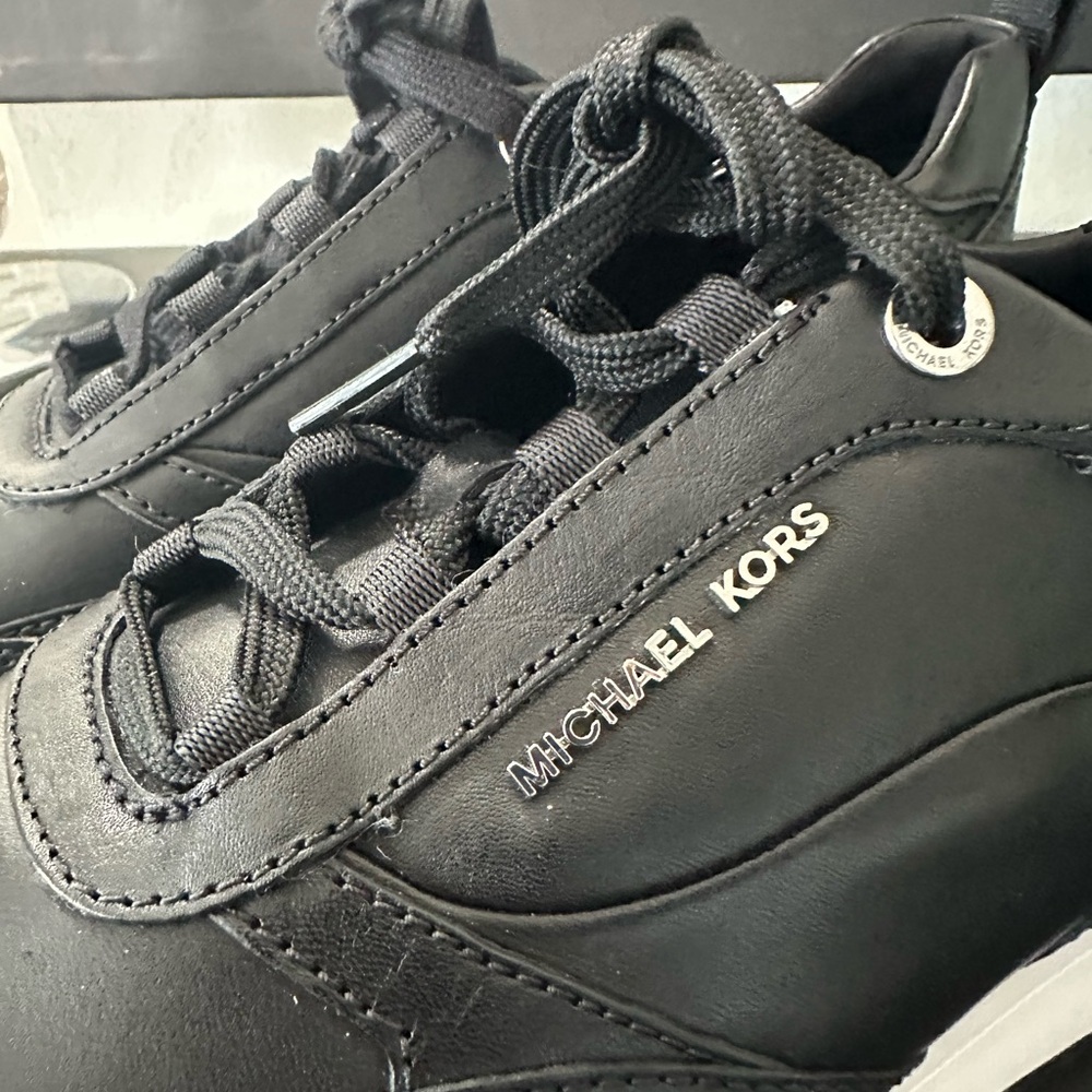 🆕Michael Kors Allie Stride Leather Sneakers - Picture 4 of 15